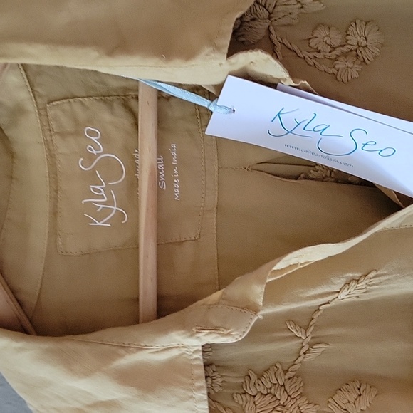 Kyla Seo Small - Picture 3 of 4